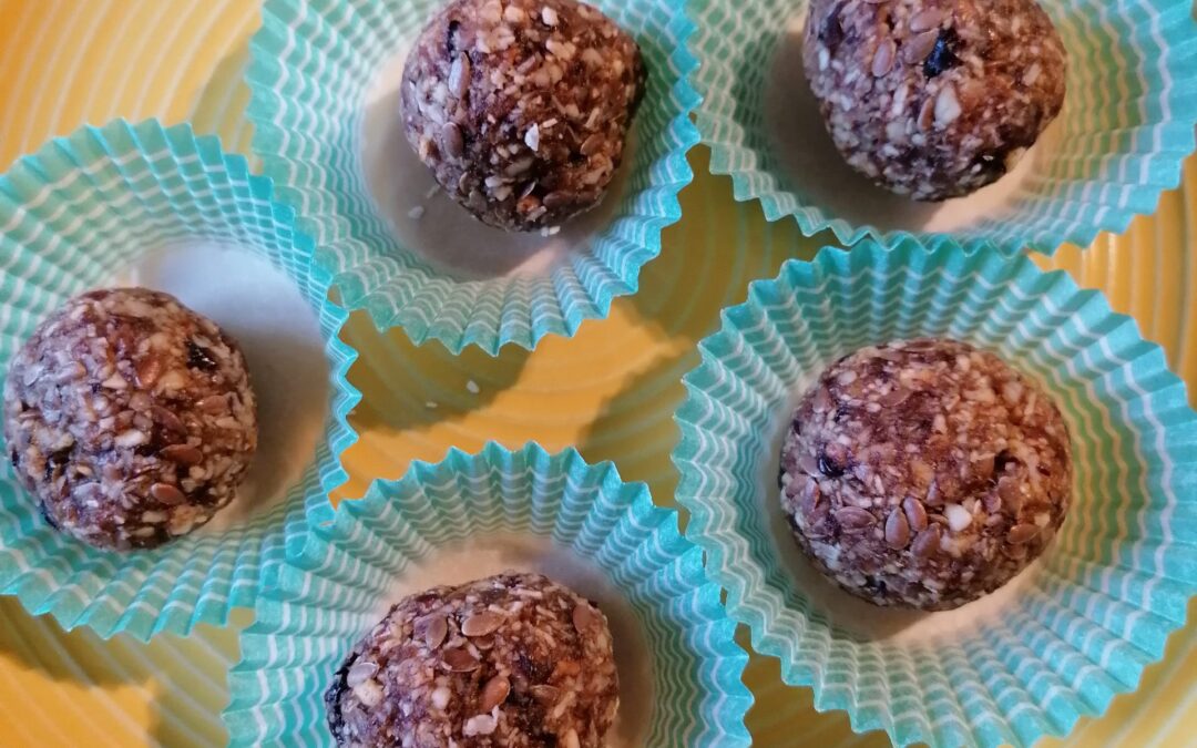 Praline Raw di Mandorle e Frutta secca dolce